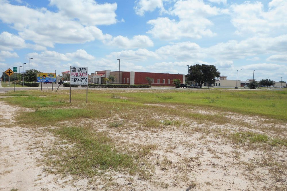 grassy lot of real estate for sale in Alamo